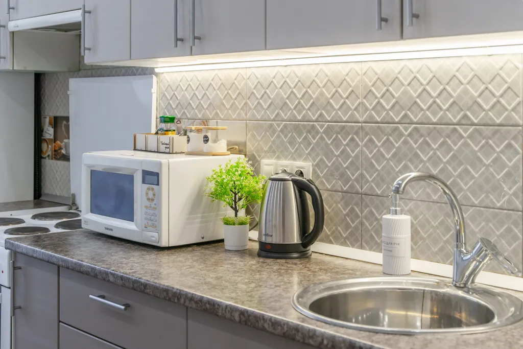 Панорамные окна в пол с потрясающим видом на закат