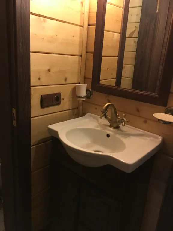 Шале на берегу