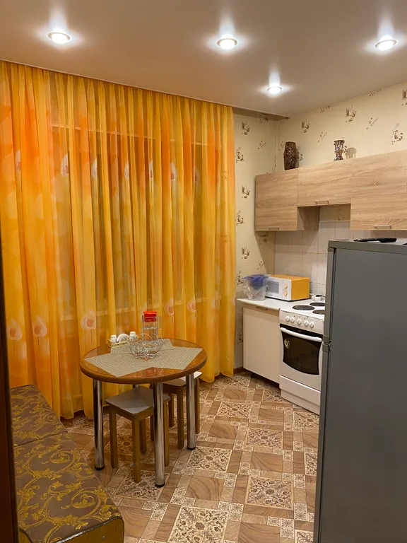 Просторная квартира — аренда посуточно в Кировск