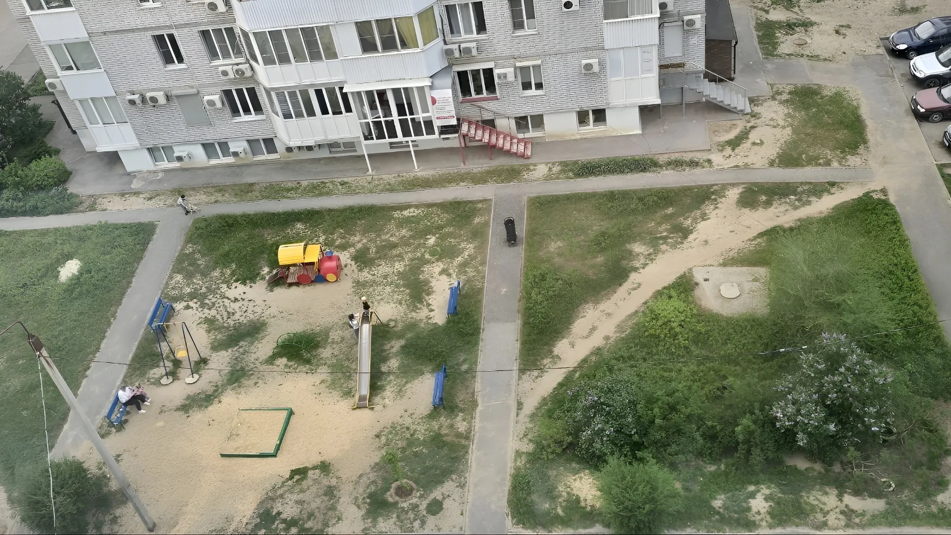 Вид на двор