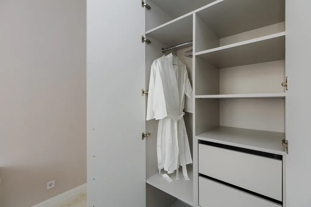 Уютная двухкомнатная квартира с дизайнерским ремонтом возле моря