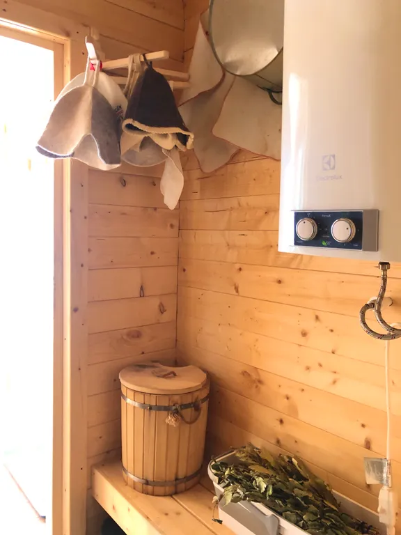 Коттедж Дом на прилесном участке в окружении реки — Горки