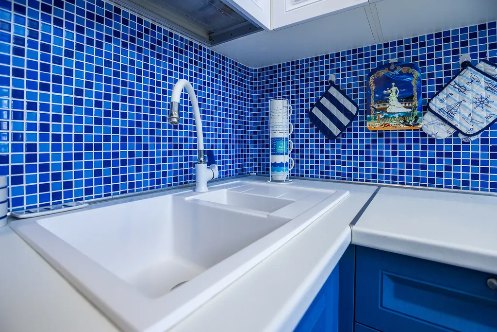 Большая евродвушка на берегу открытого моря