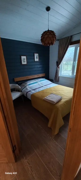 Шале в горах на берегу реки