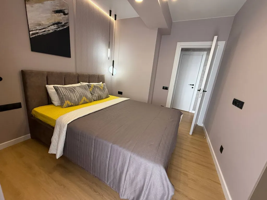 У моря: стильная евротрешка с двумя балконами и видом