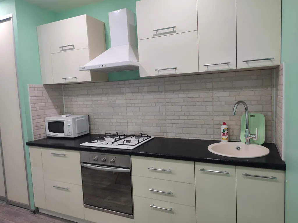 1-комнатная квартира 36 кв 2 дивана