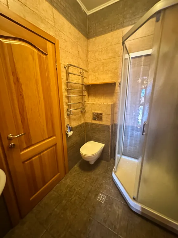 Деревянный дом с приватной территорией