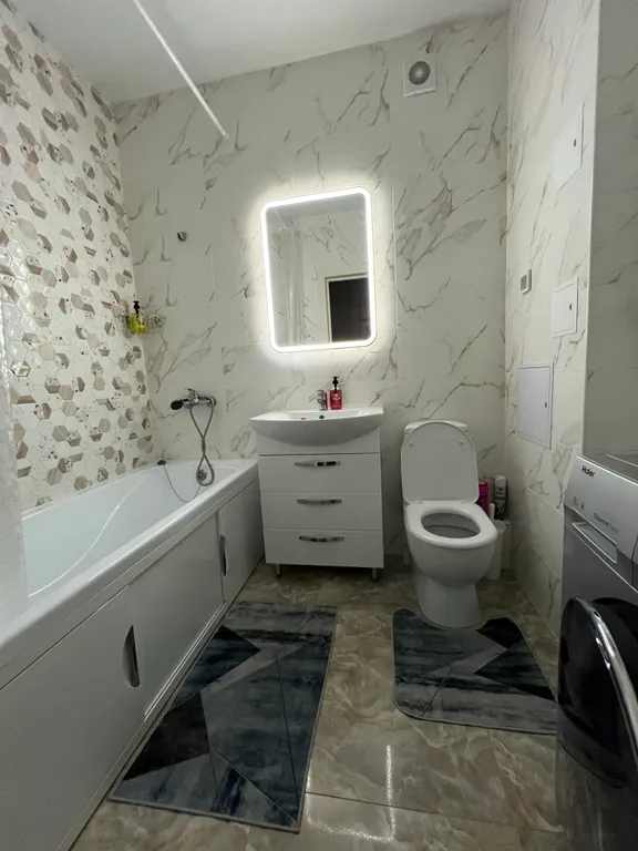 Уютная евродвушка в центре города в новом доме