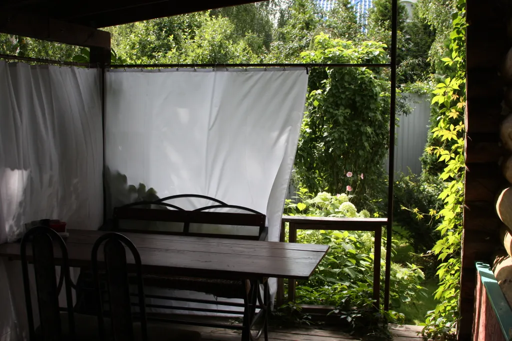 Дом с русской баней внутри.