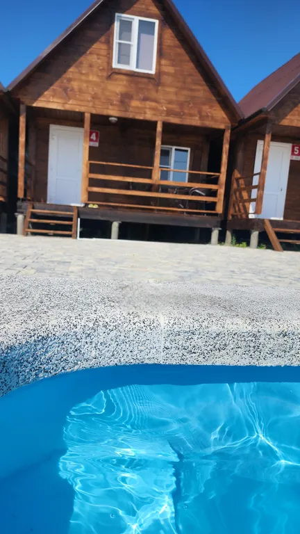 Домик с бассейном в 7 минутах от моря