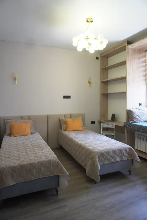 Трехкомнатная квартира в золотом квадрате, вблизи Ботанического сада