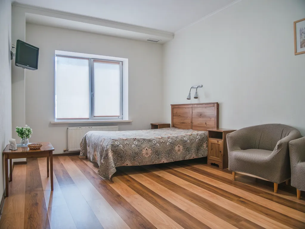 Квартира Комната с одной двуспальной кроватью в коттедже. — аренда посуточно в Тула