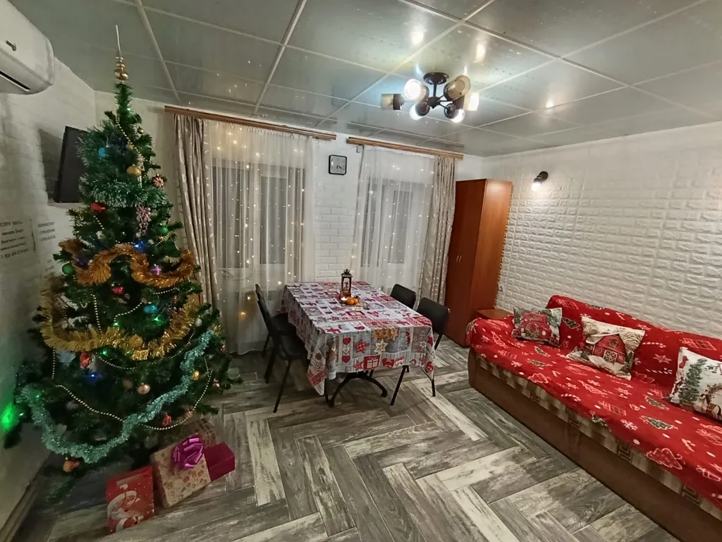 Дом с бассейном и сауной рядом с морем