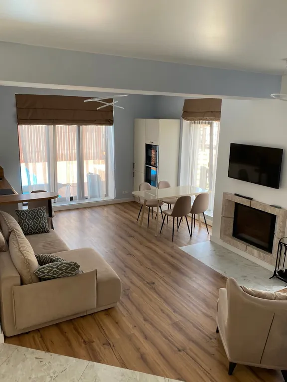 Коттедж с бассейном