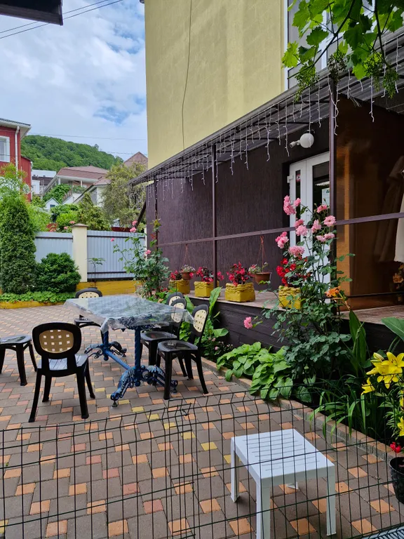 Семейная комфортная комната, с балкона вид на горы