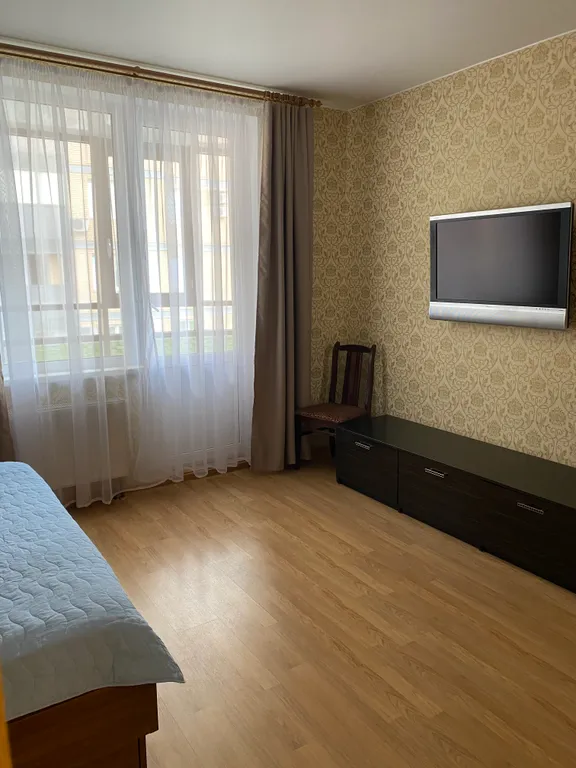 Просторная 3-комнатная квартира в центре. Новый ЖК. Установлен БОЙЛЕР.