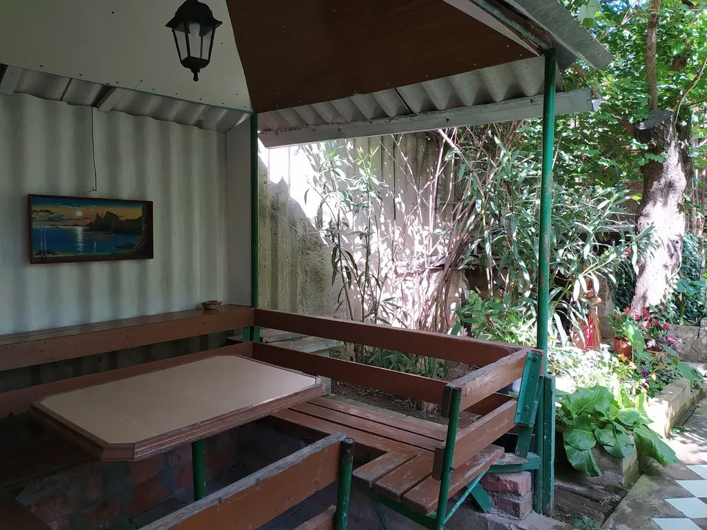 Коттедж с отдельным входом и двориком