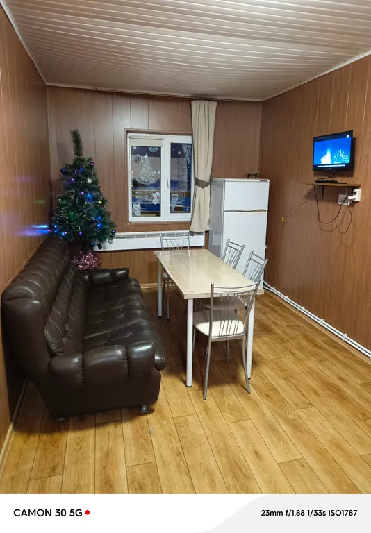 Частный дом у реки