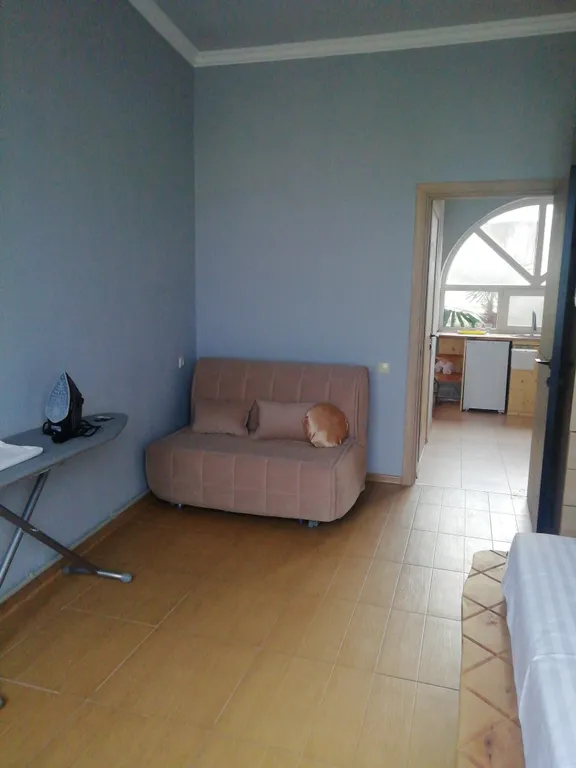 Уютная квартира на тихой зелёной улице с видом на горы