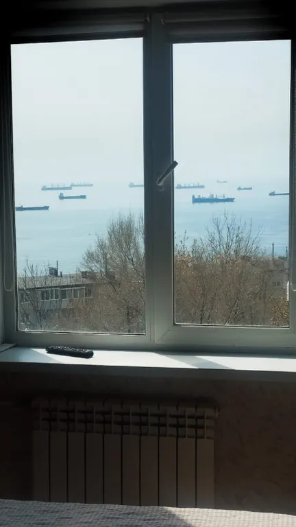 Светлая и уютная двухкомнатная квартира после ремонта с видом на море