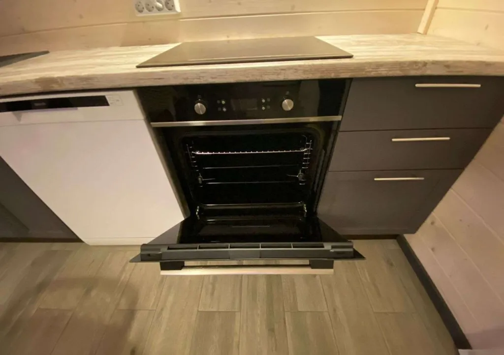 Домик у озера