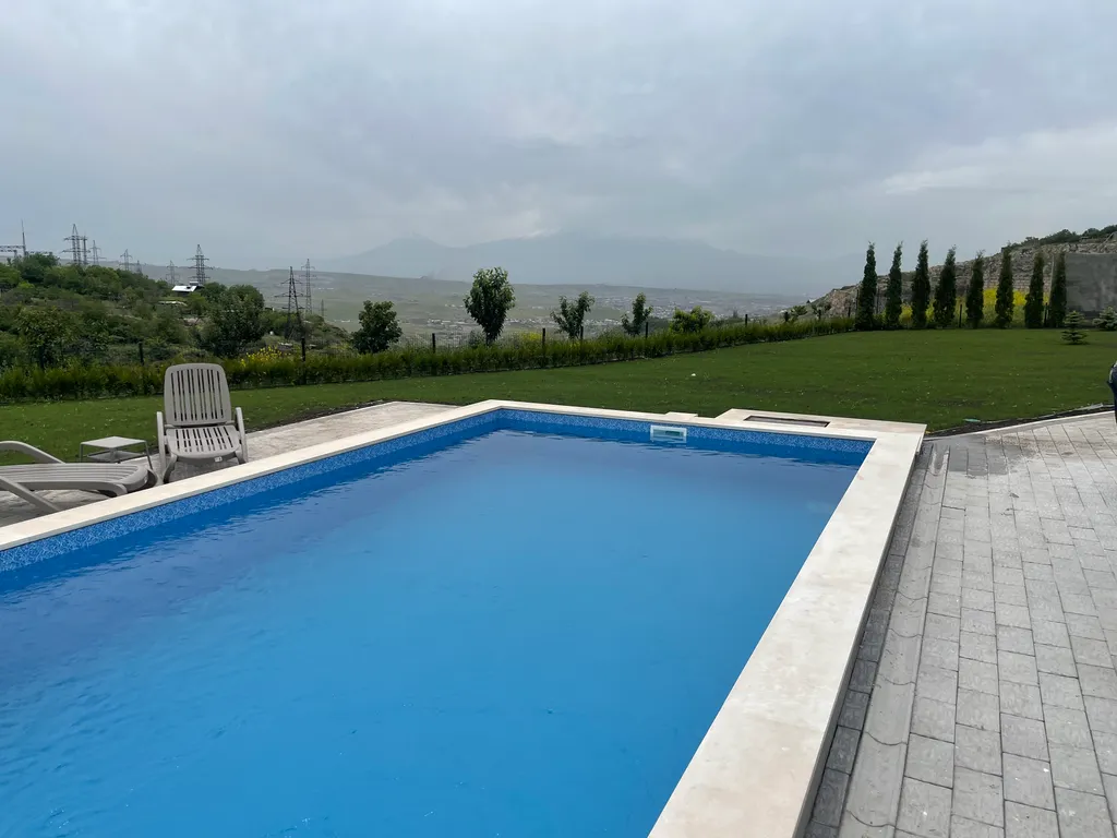 Роскошная вилла с бассейном и с видом на Арарат