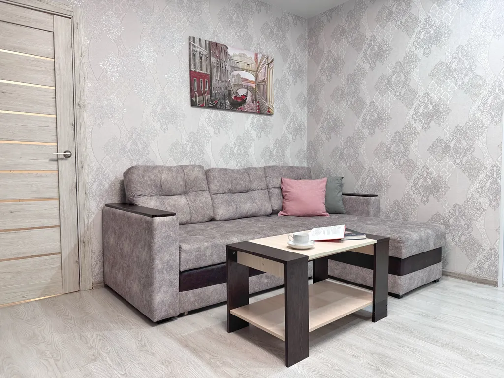 Уютная 2-комнатная квартира в новом доме в районе Театральной площади