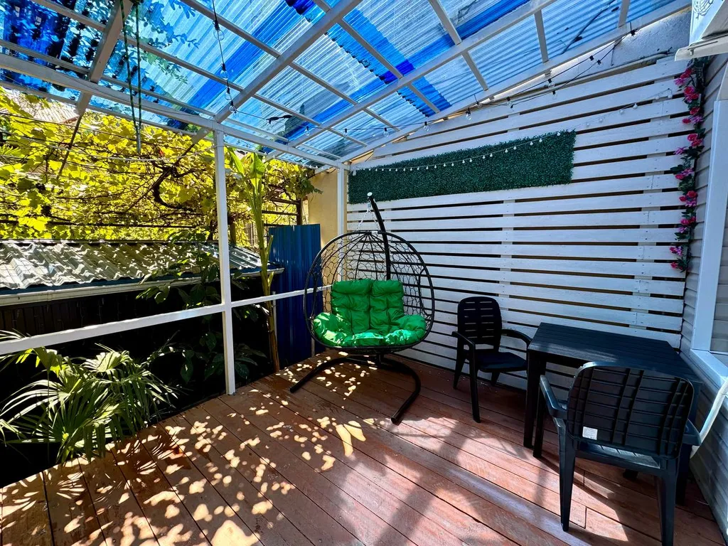 Коттедж Домик с террасой в центре — Сочи