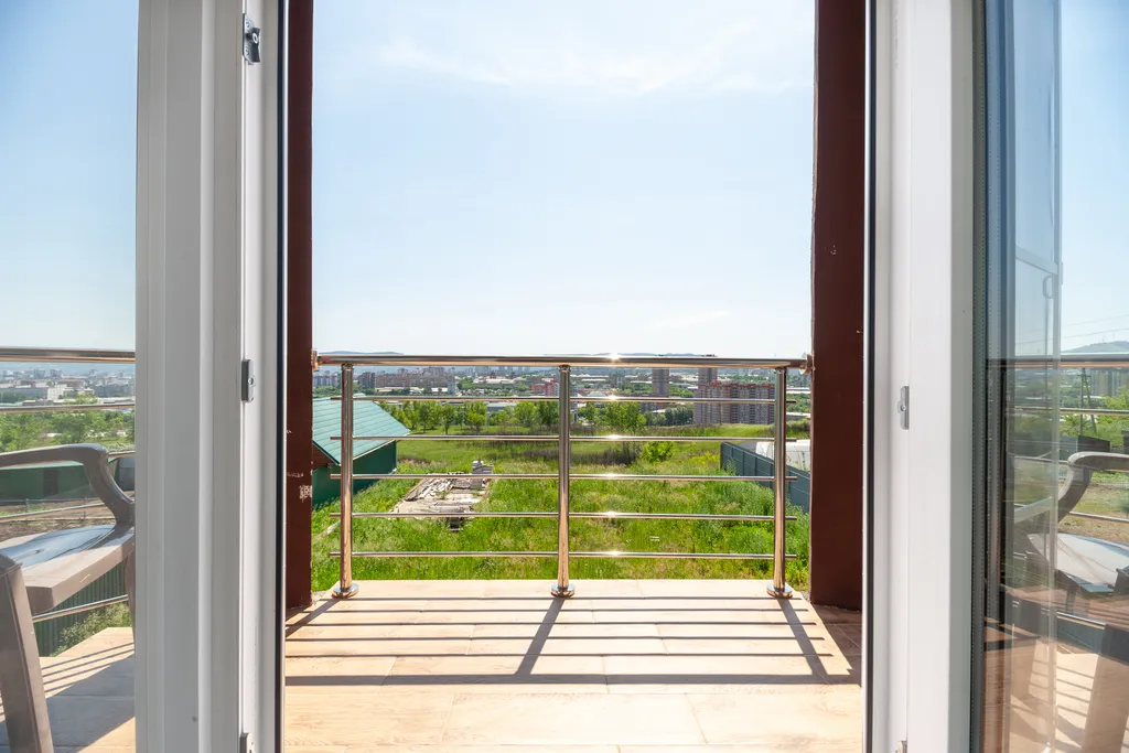 2х этажный коттедж с сауной и красивым видом на город