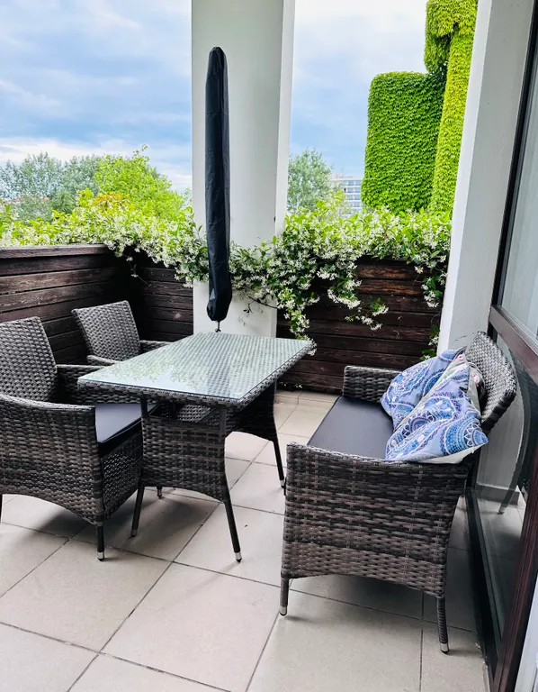 Дизайнерские апартаменты с террасой и бассейном