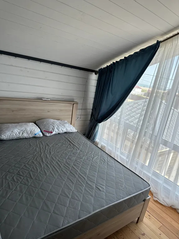 Уютный брусовый дом на берегу