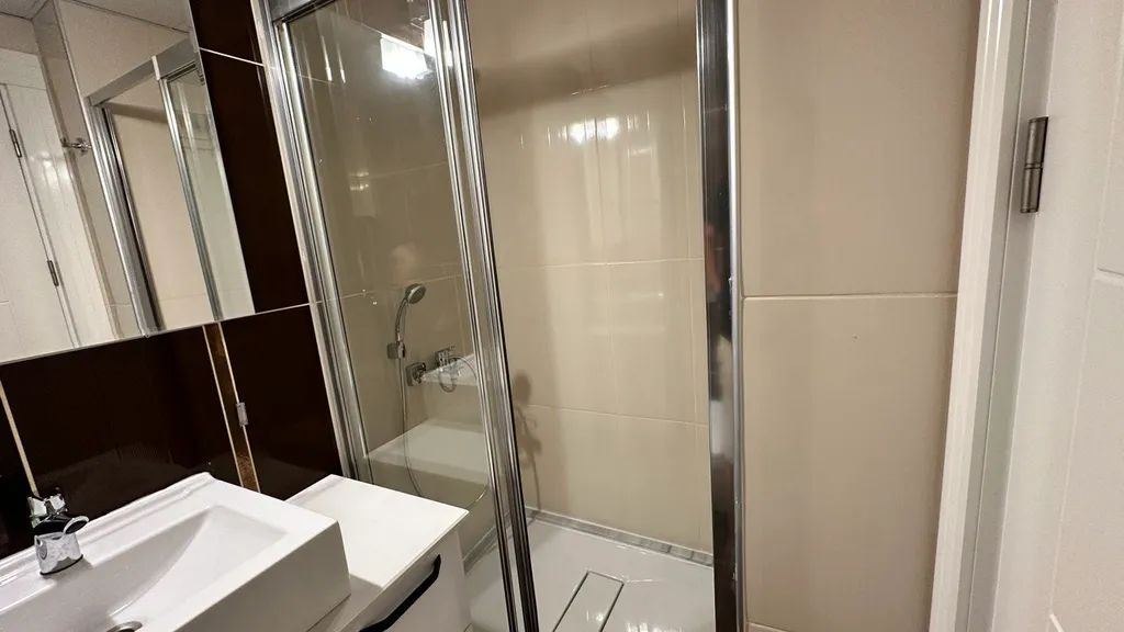 Квартира на Средиземном море с бассейном и горками