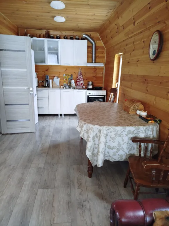 Дом с баней и панорамными окнами на первой линии