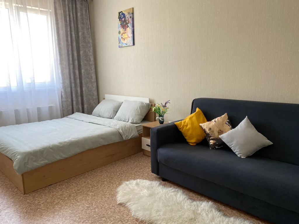 Комфортабельная однокомнатная квартира в центре города — аренда посуточно в Нягань