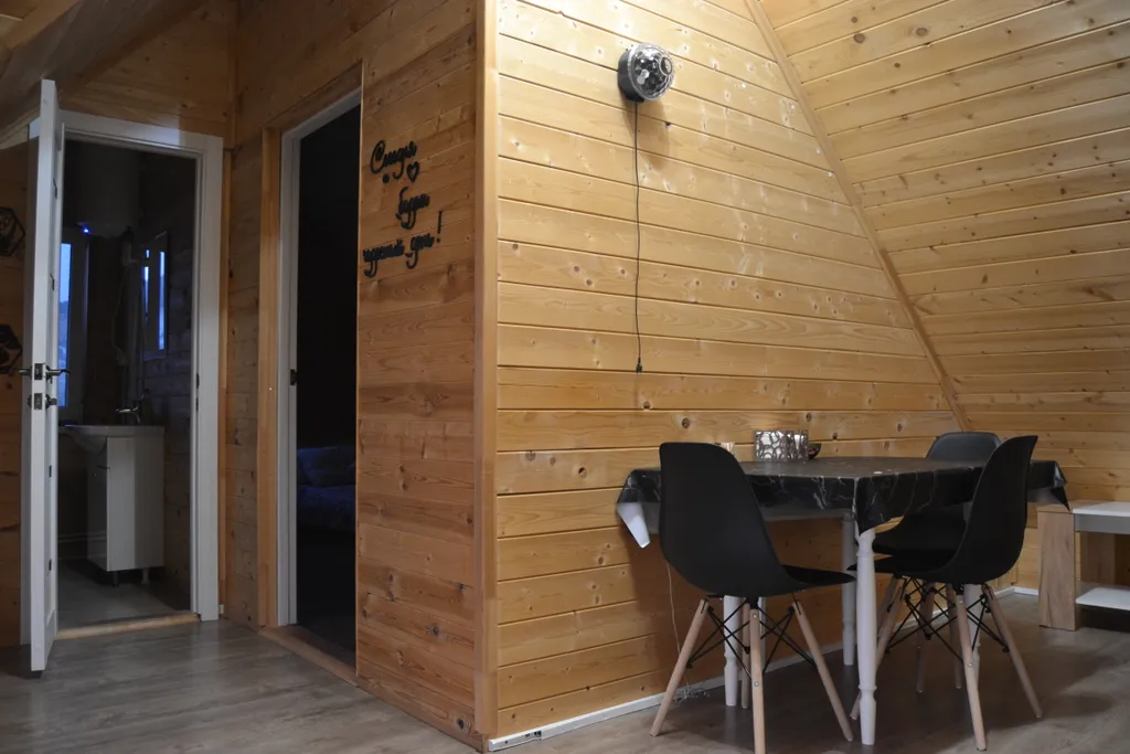 Коттедж у Белой Скалы с беседкой