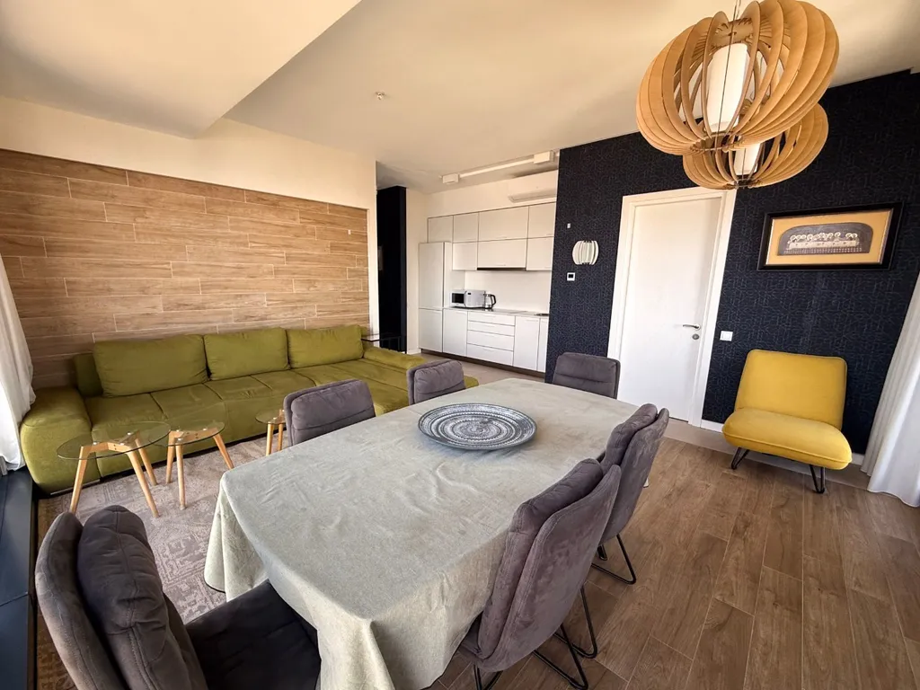 Трехкомнатная квартира на берегу моря, Porta Batumi Tower