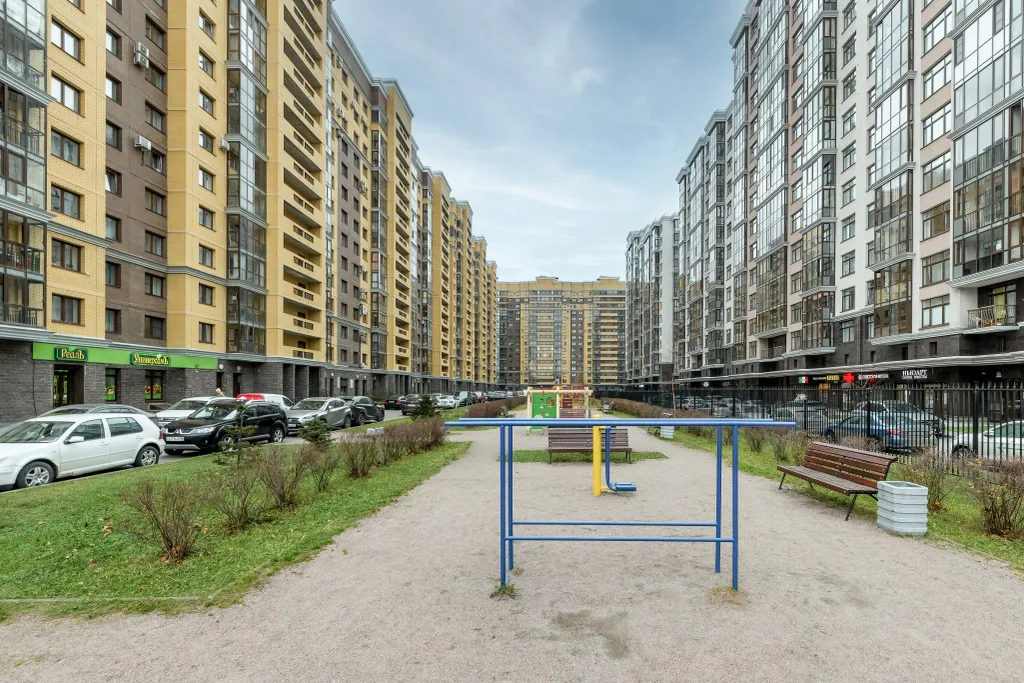 Студия в стиле модерн с уютным балконом в 5 минутах от метро Электросила