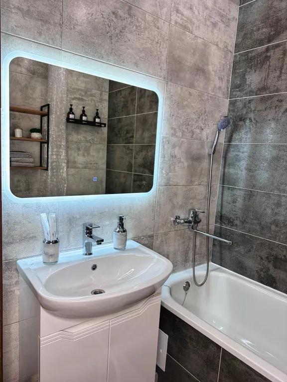 Уютная евро-двушка в ЖК Российском