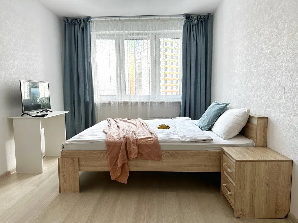 Лазурная - современная 1-комнатная квартира в ЖК Чистые пруды — аренда посуточно в Киров