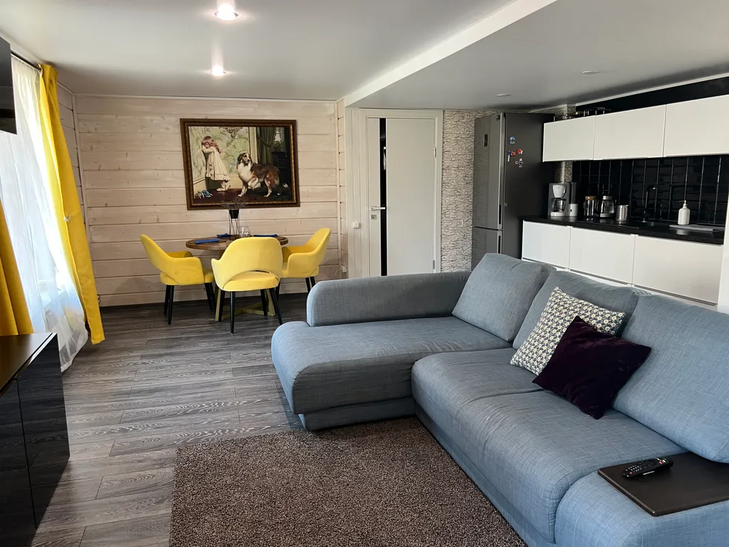 Дом на территории охотничьего хозяйства рядом с водохранилищем