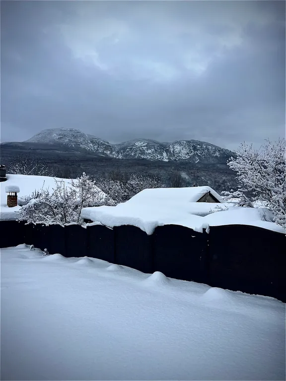 Коттедж Уютный дом с видом на горы — Соколиное