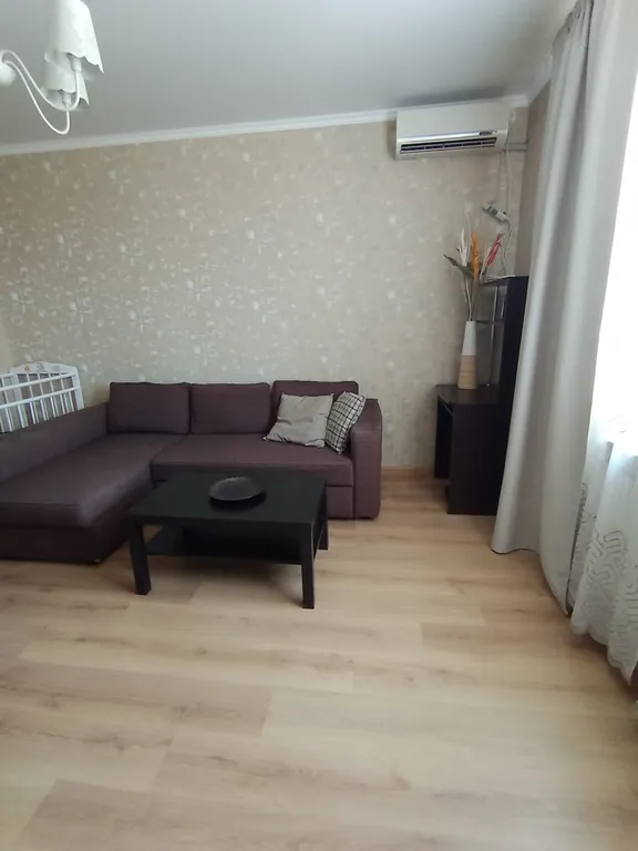 Квартира Уютная двухкомнатная квартира — Ейск