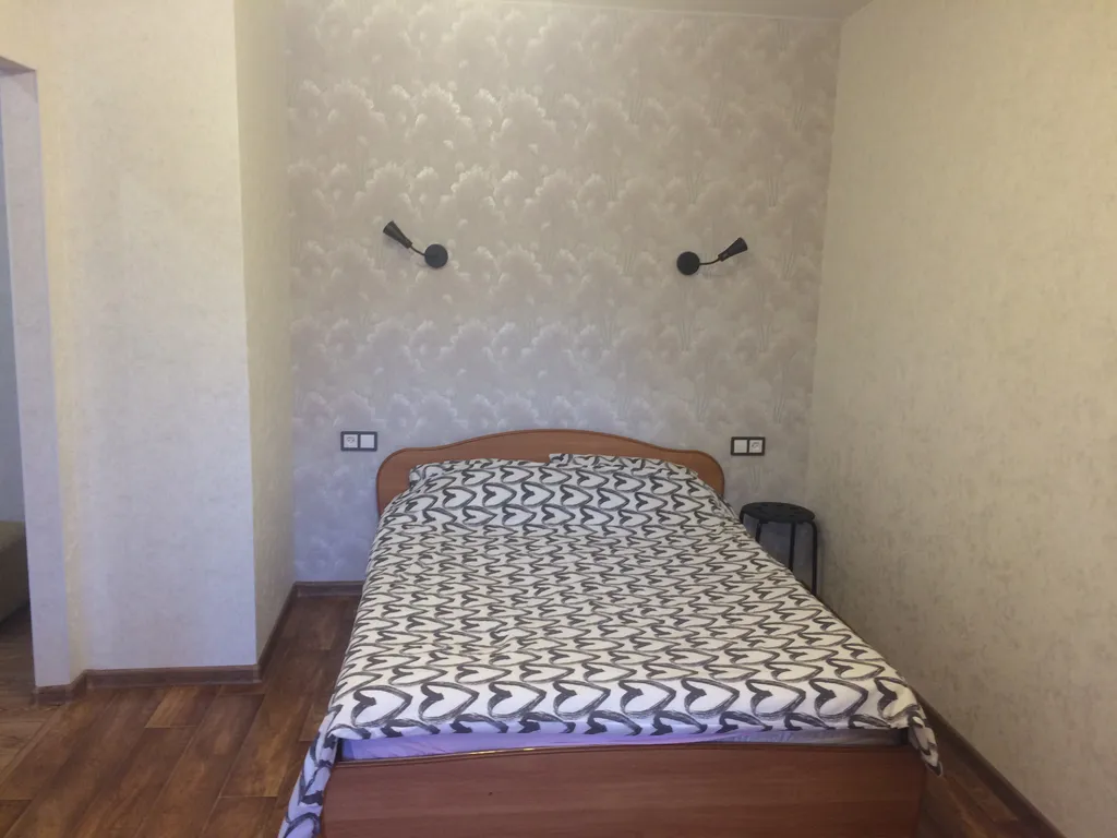 Квартира Уютная квартира в самом центре города, с окнами в тихом дворе — Екатеринбург