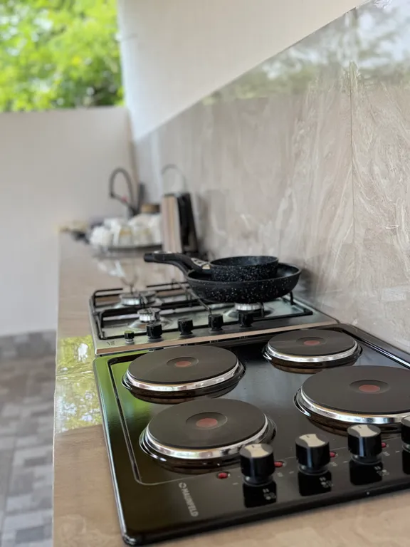 Коттедж Эко-домик Акация со всеми удобствами, на благоустроенной территории — Сухум