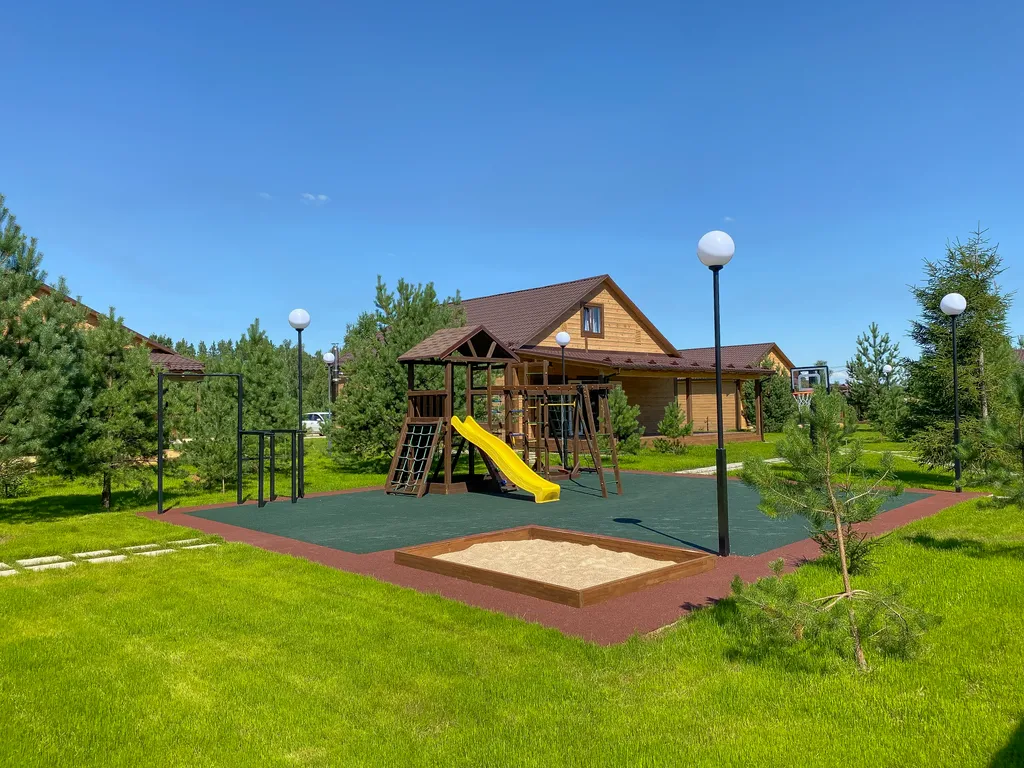 Уютный коттедж в лесу у пруда