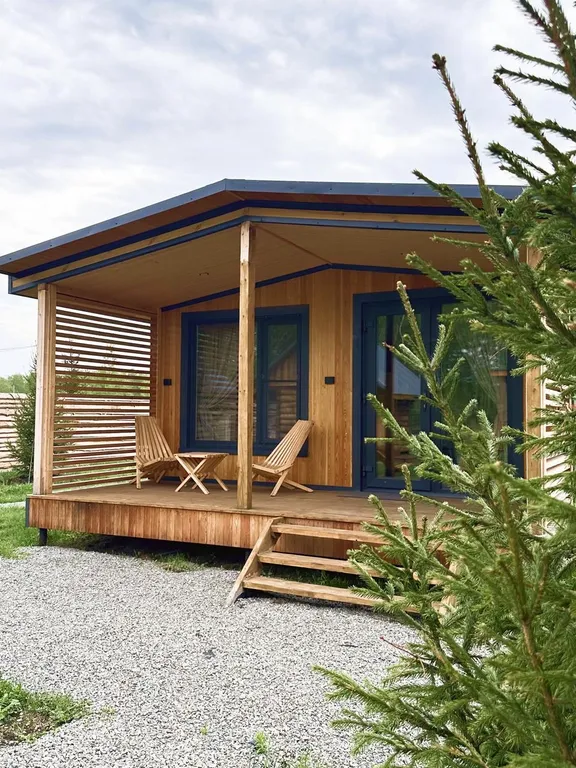 Уютный дом в лесу