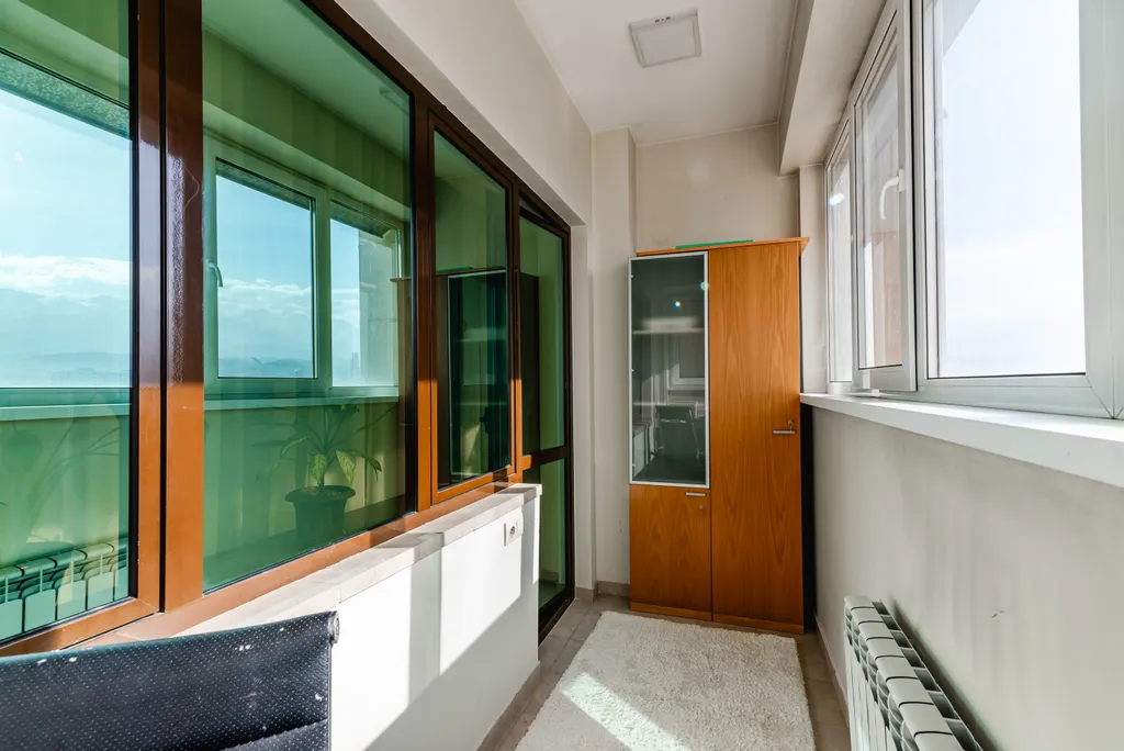 Апартаменты Aray в центре города и с видом на горы