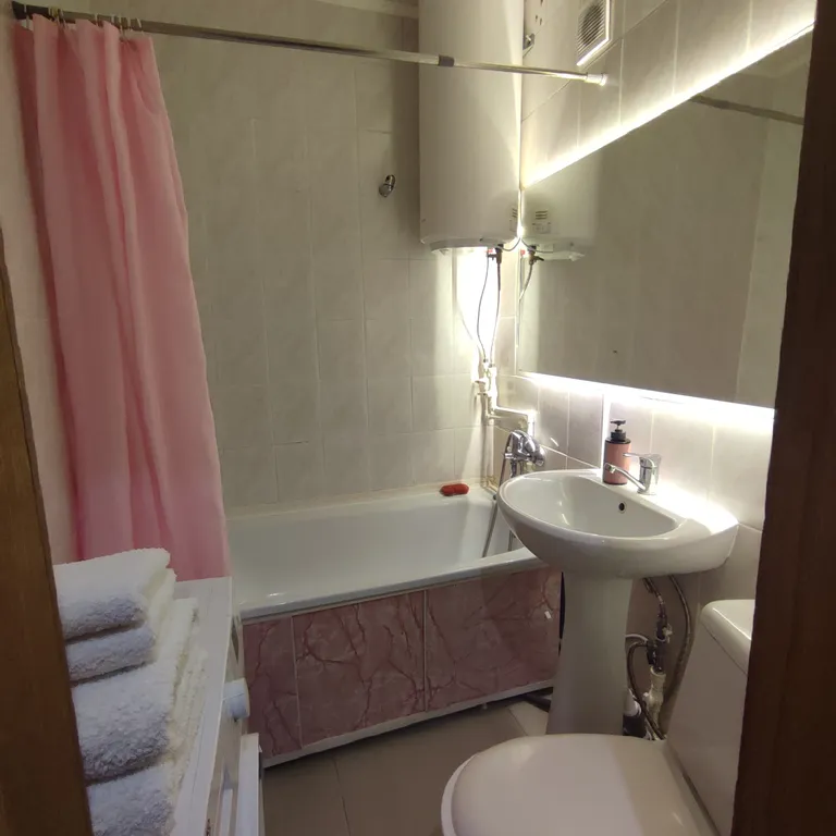 Студия в фиолетовых тонах