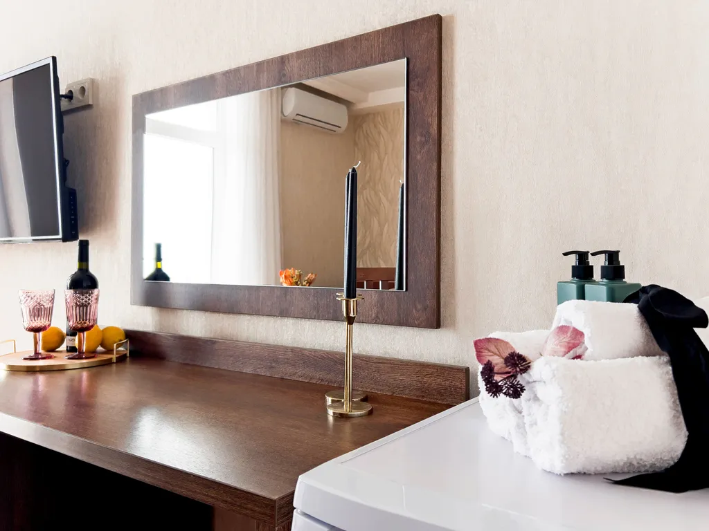 Номер двухкомнатный люкс с балконом у самого моря, с бассейном