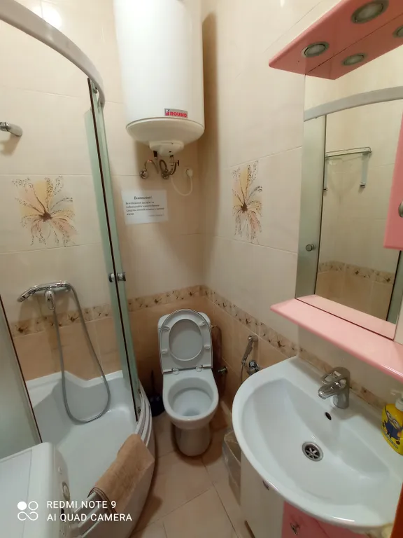 Комфортная квартира-студия с балкончиком в центре Алупки у дворца